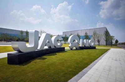 新舊勢(shì)力聯(lián)手，新造車(chē)勢(shì)力抱團(tuán)傳統(tǒng)車(chē)企大腿管用嗎？